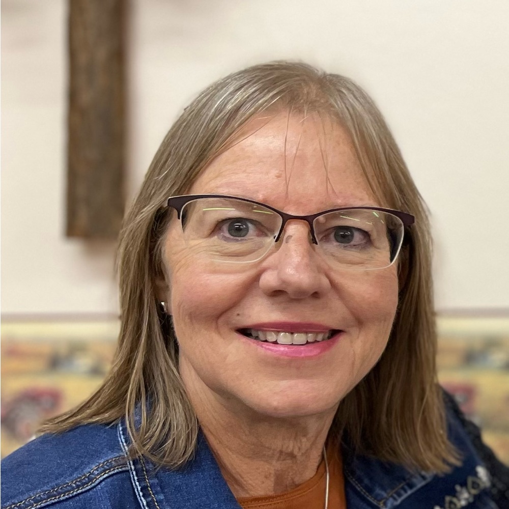 Meet your Posher, Donna Rae